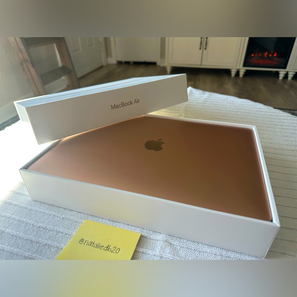 Apple MacBook Air - Rose Gold